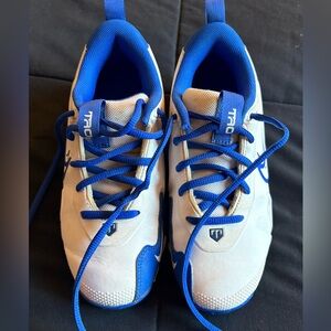 Nike FastFlex Cleats - size 2.5 boys - worn for one season - great condition